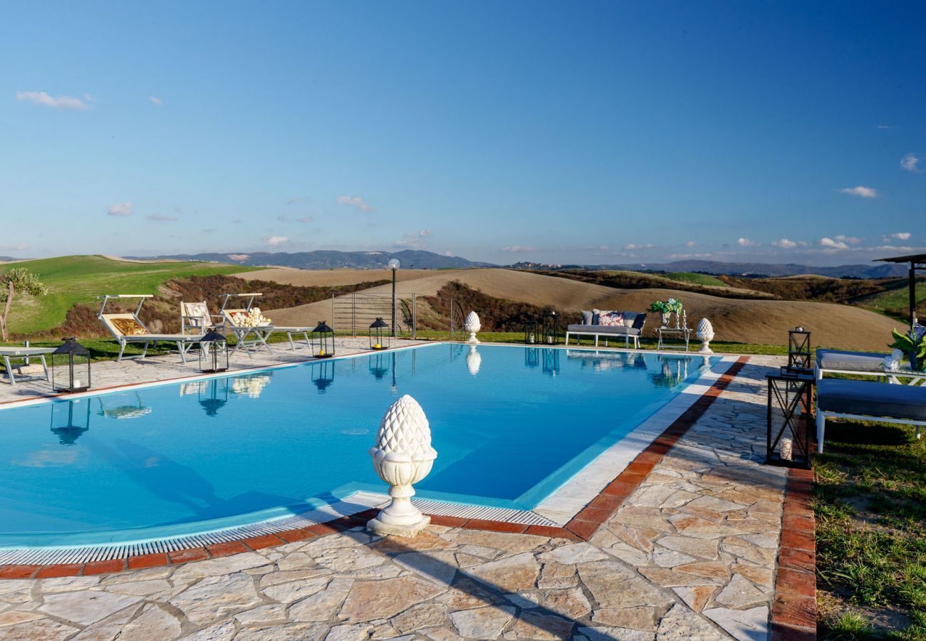 Villa a Fabbrica - VILLA LAJATICO Farmhouse with Private Pool and the Most Exciting View over the Hilltops