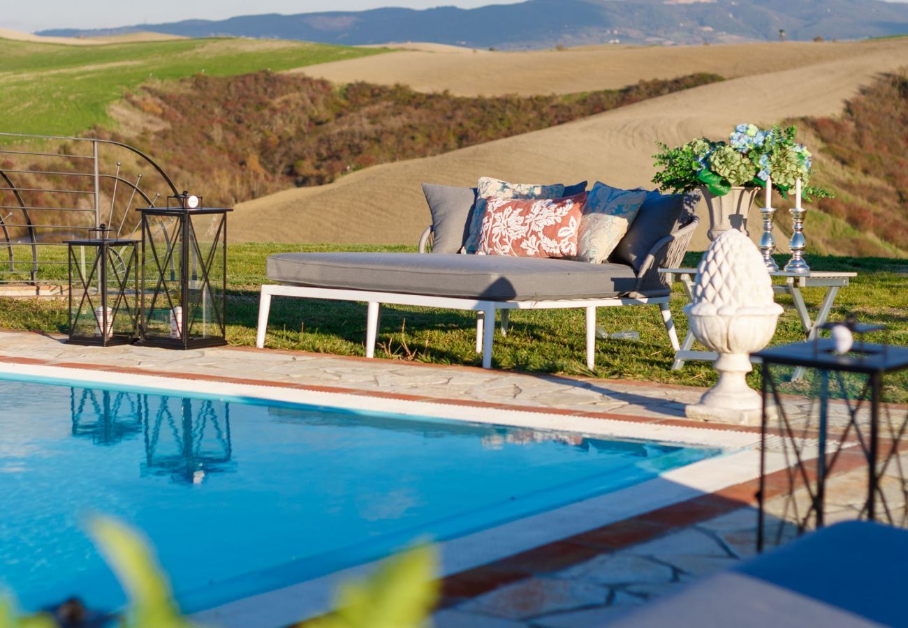 Villa a Fabbrica - VILLA LAJATICO Farmhouse with Private Pool and the Most Exciting View over the Hilltops