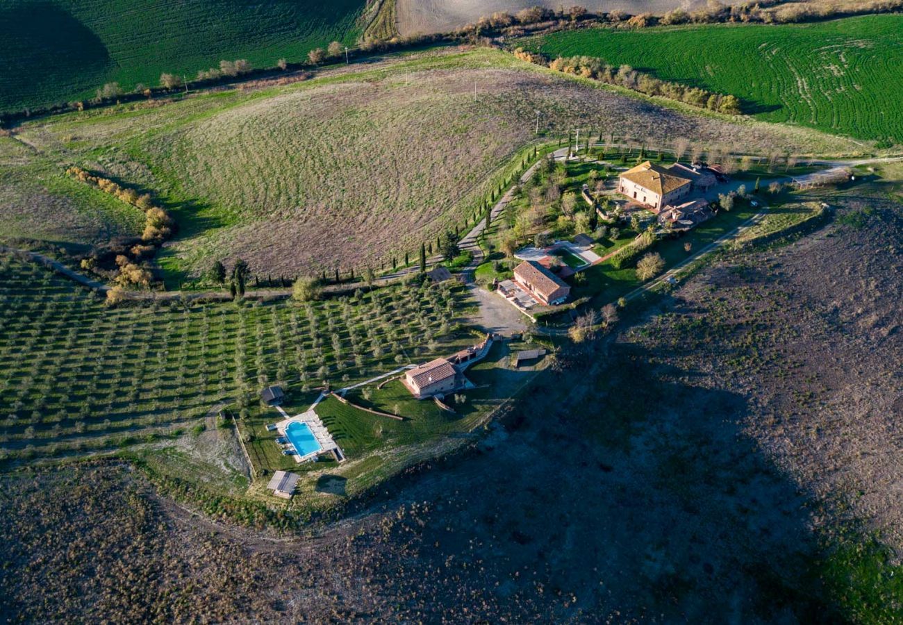 Villa a Fabbrica - VILLA LAJATICO Farmhouse with Private Pool and the Most Exciting View over the Hilltops