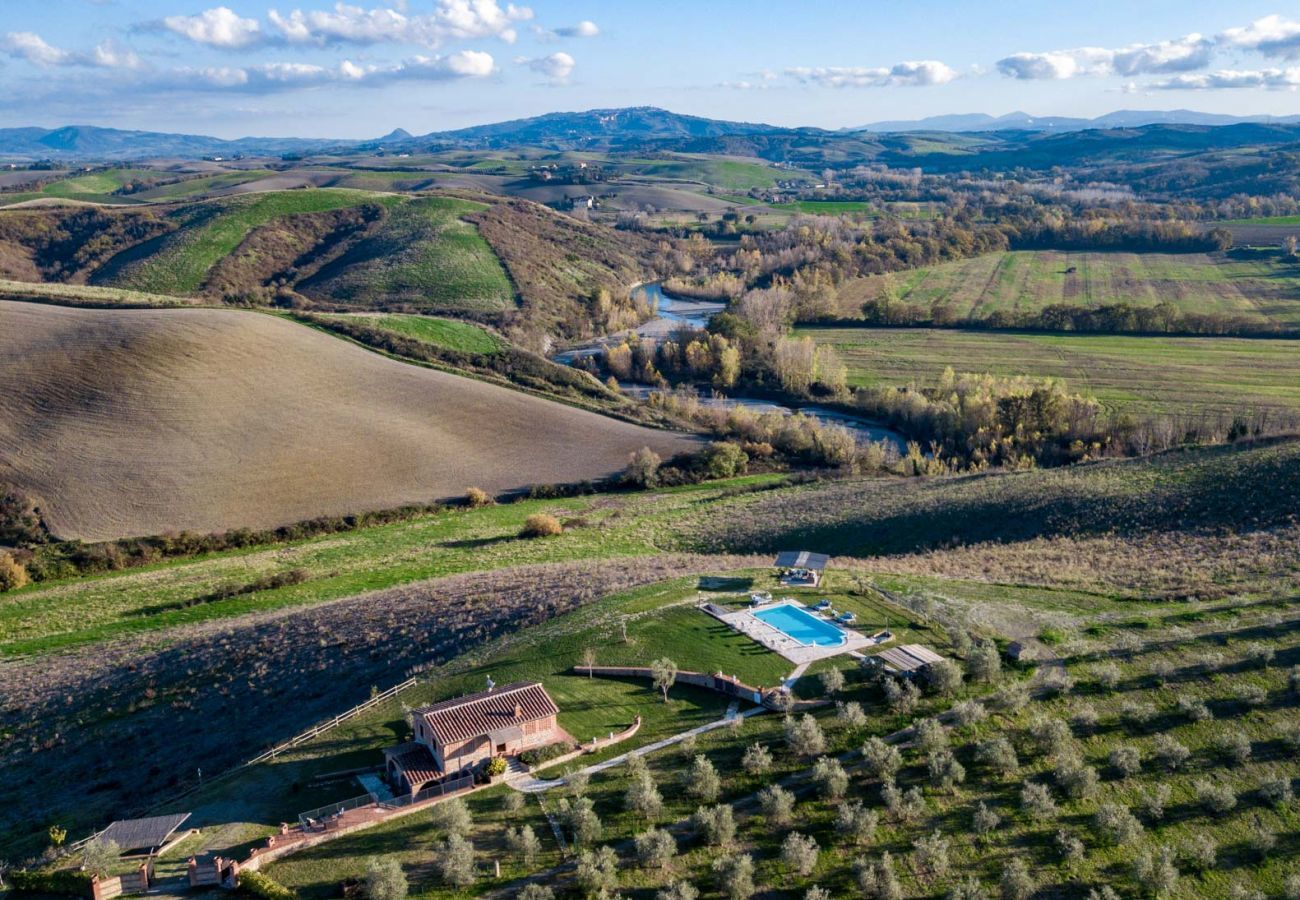 Villa a Fabbrica - VILLA LAJATICO Farmhouse with Private Pool and the Most Exciting View over the Hilltops