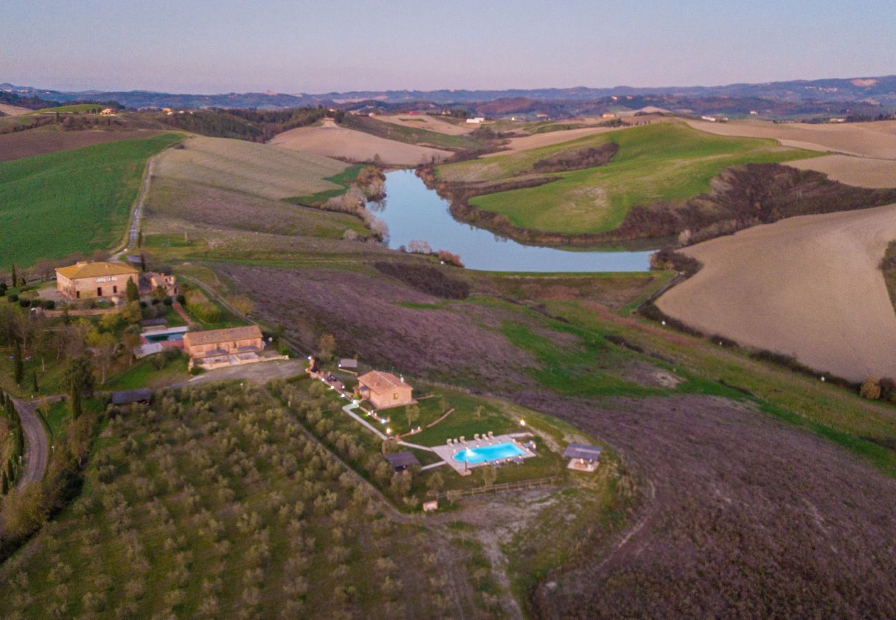 Villa a Fabbrica - VILLA LAJATICO Farmhouse with Private Pool and the Most Exciting View over the Hilltops