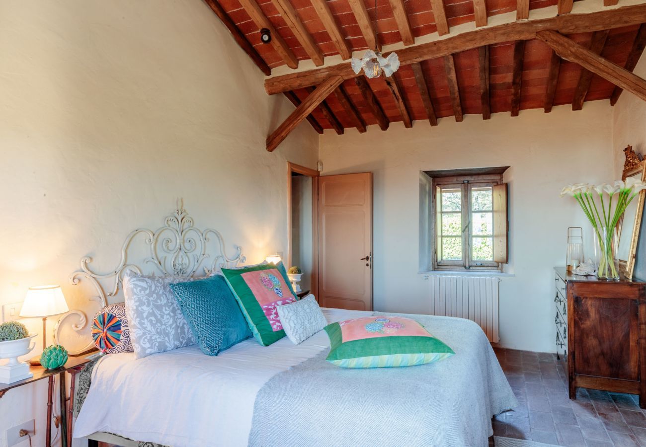Villa a Matraia - Villa SunKiss: Traditional Stone Farmhouse Villa, Private Pool, Panorama and a Lot of Character in Lucca