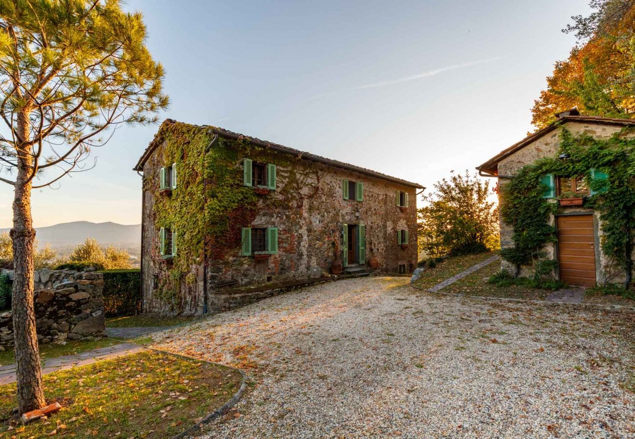 Villa a Matraia - Villa SunKiss: Traditional Stone Farmhouse Villa, Private Pool, Panorama and a Lot of Character in Lucca