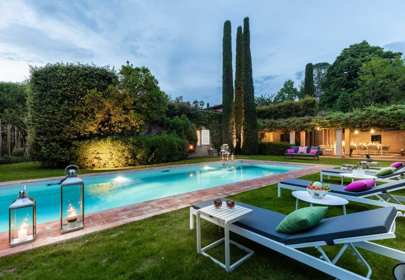 Villa a Lucca - VILLA THE SECRET ESCAPE. Luxury Redefined.