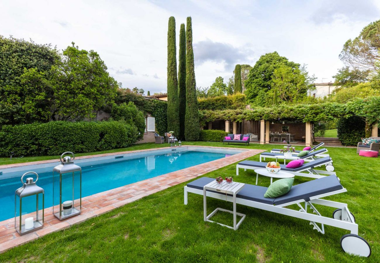 Villa a Lucca - VILLA THE SECRET ESCAPE. Luxury Redefined.