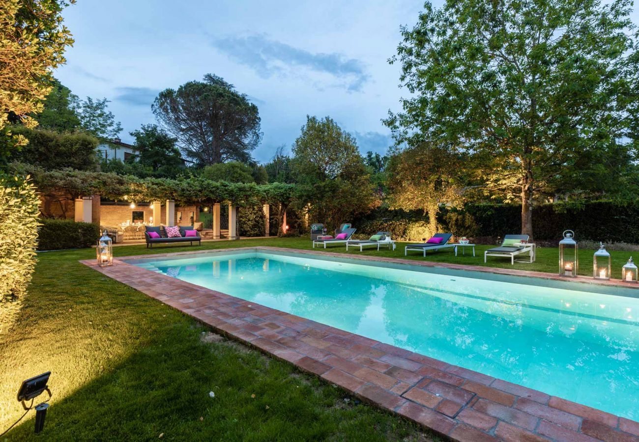 Villa a Lucca - VILLA THE SECRET ESCAPE. Luxury Redefined.