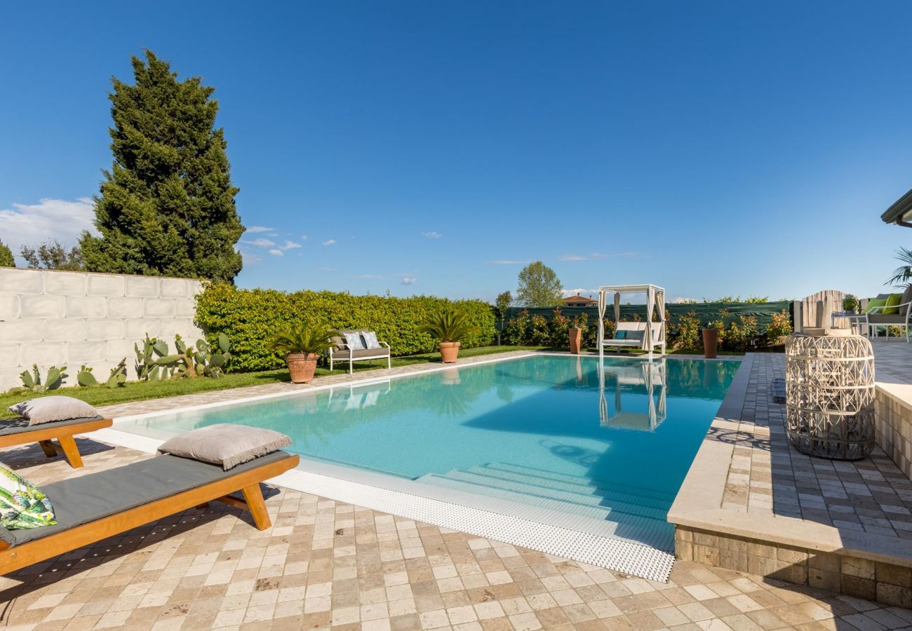 Villa a Viareggio - The Luxury Beach Villa