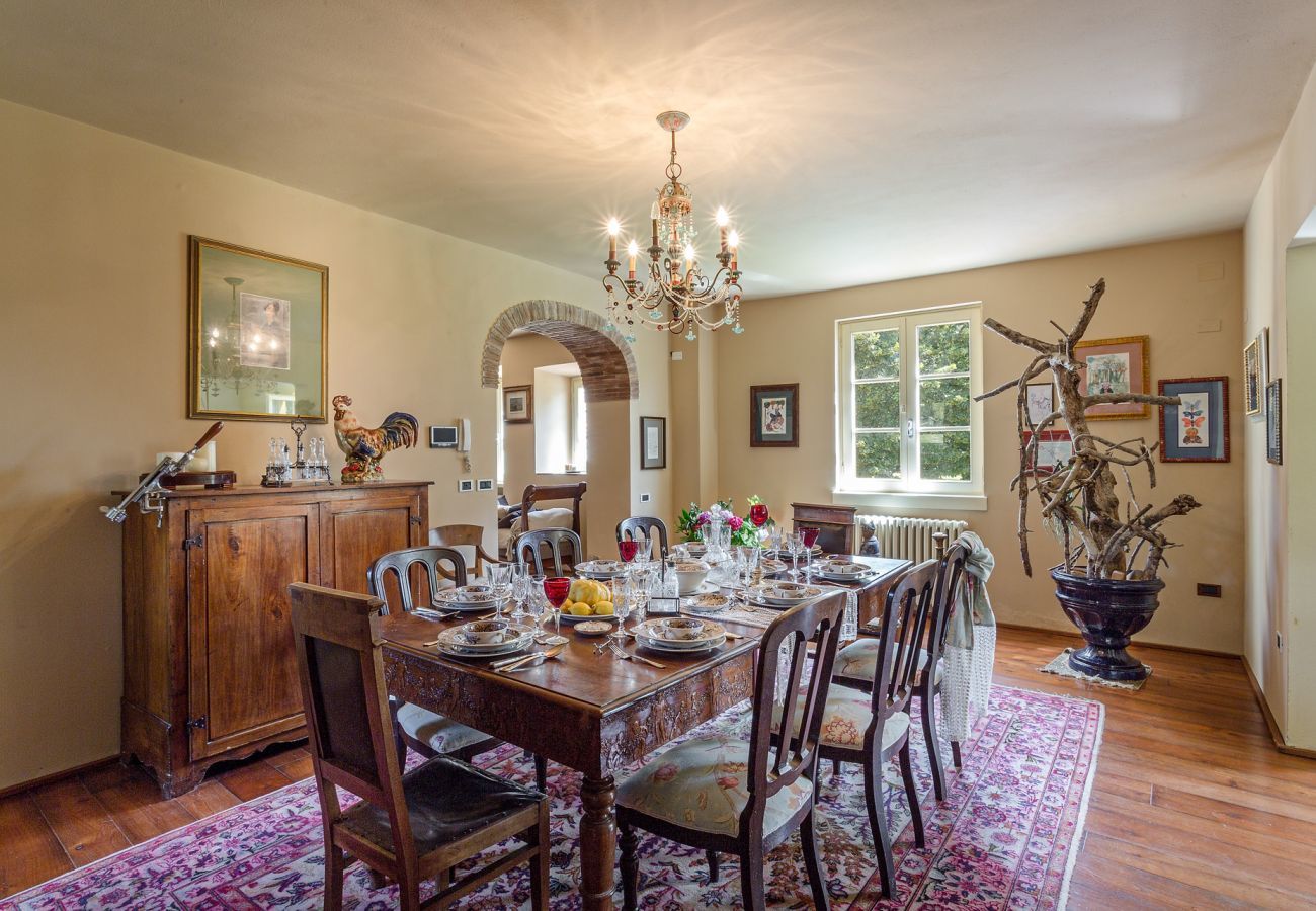 Villa a Capannori - Villa Lorena, a Vintage Family Villa