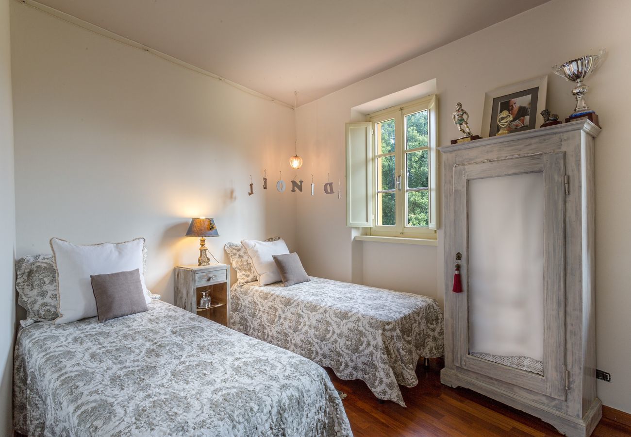 Villa a Capannori - Villa Lorena, a Vintage Family Villa