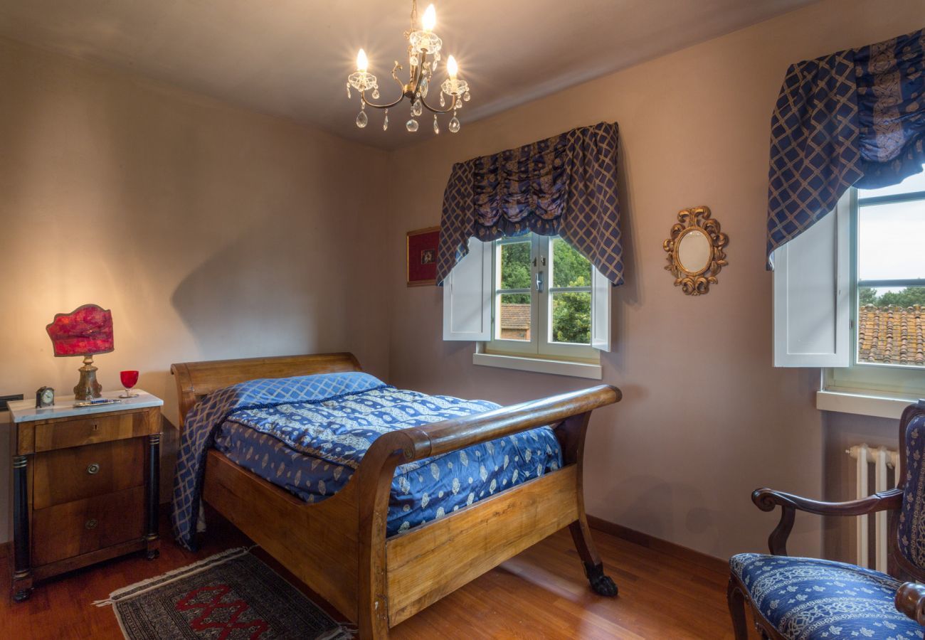 Villa a Capannori - Villa Lorena, a Vintage Family Villa