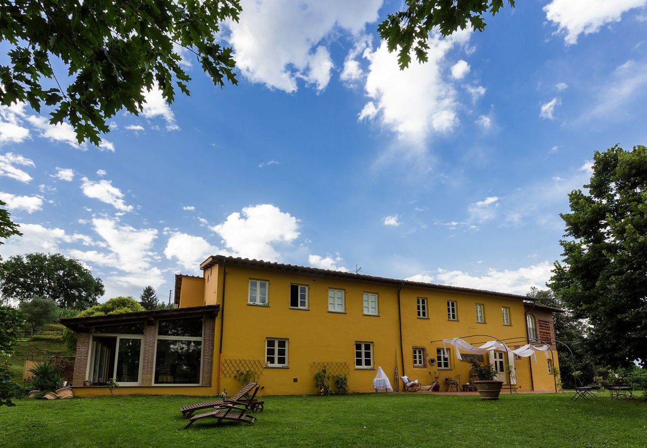 Villa a Capannori - Villa Lorena, a Vintage Family Villa