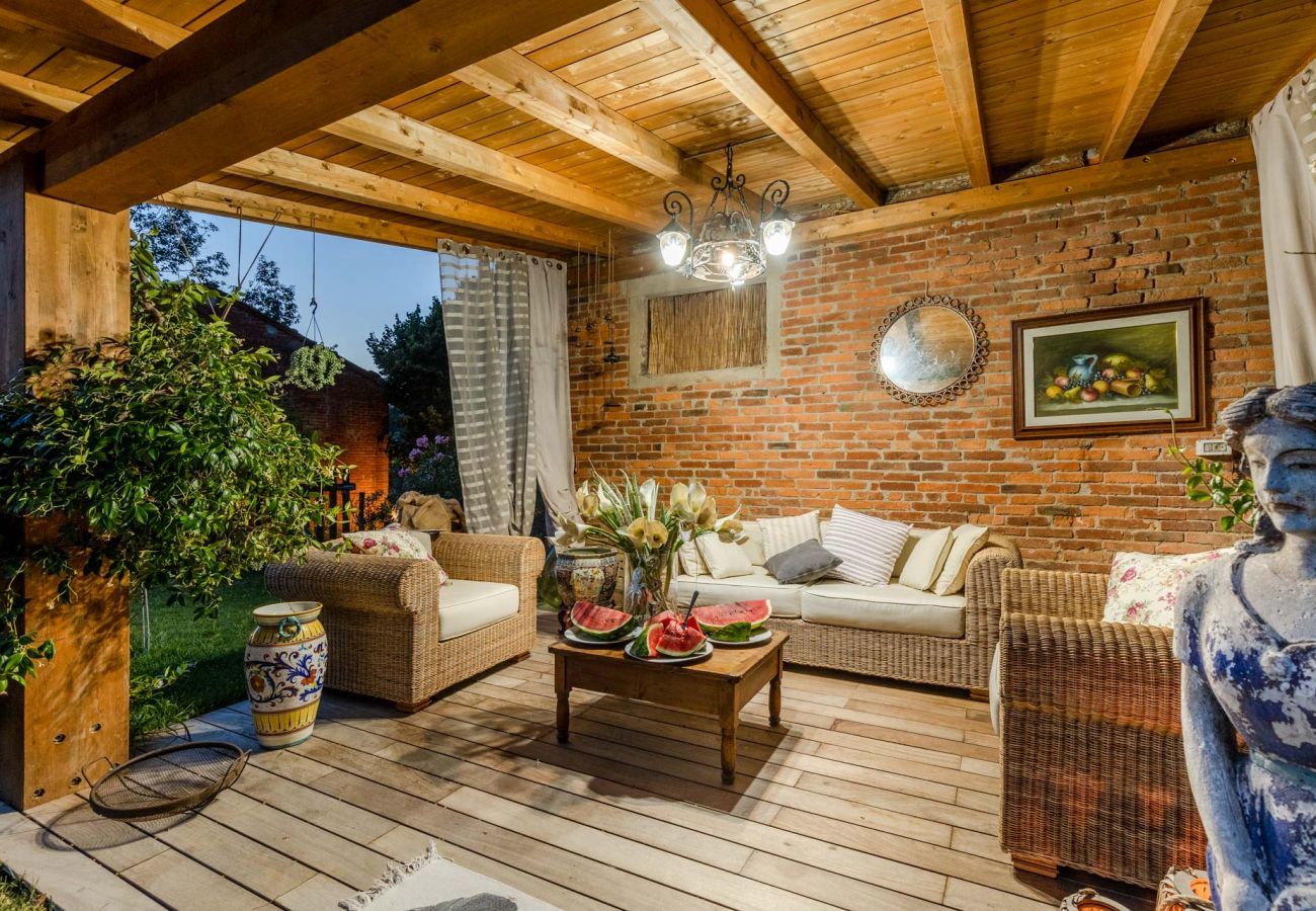 Villa a Capannori - Villa Lorena, a Vintage Family Villa