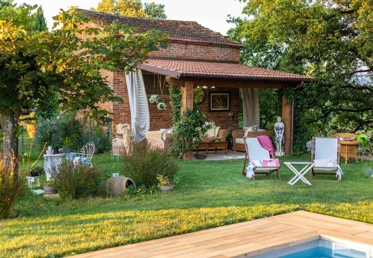 Villa a Capannori - Villa Lorena, a Vintage Family Villa