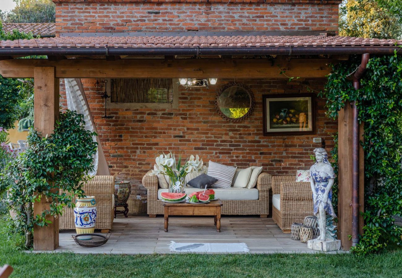 Villa a Capannori - Villa Lorena, a Vintage Family Villa