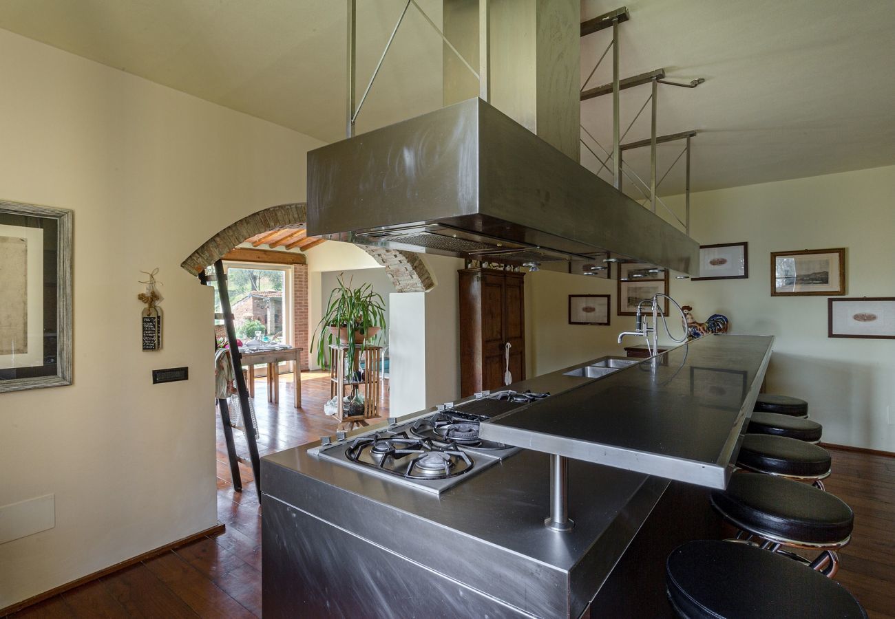 Villa a Capannori - Villa Lorena, a Vintage Family Villa