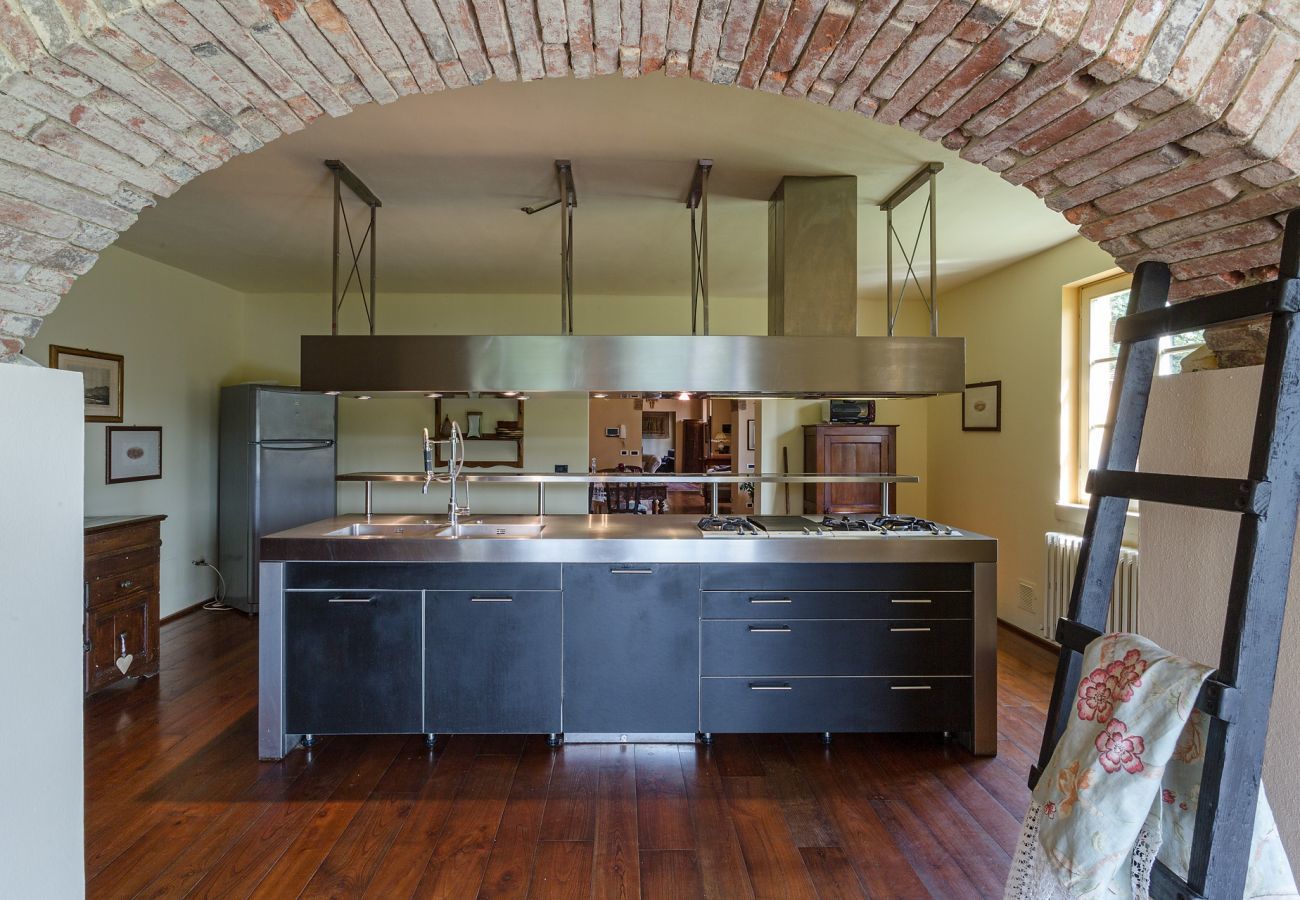 Villa a Capannori - Villa Lorena, a Vintage Family Villa