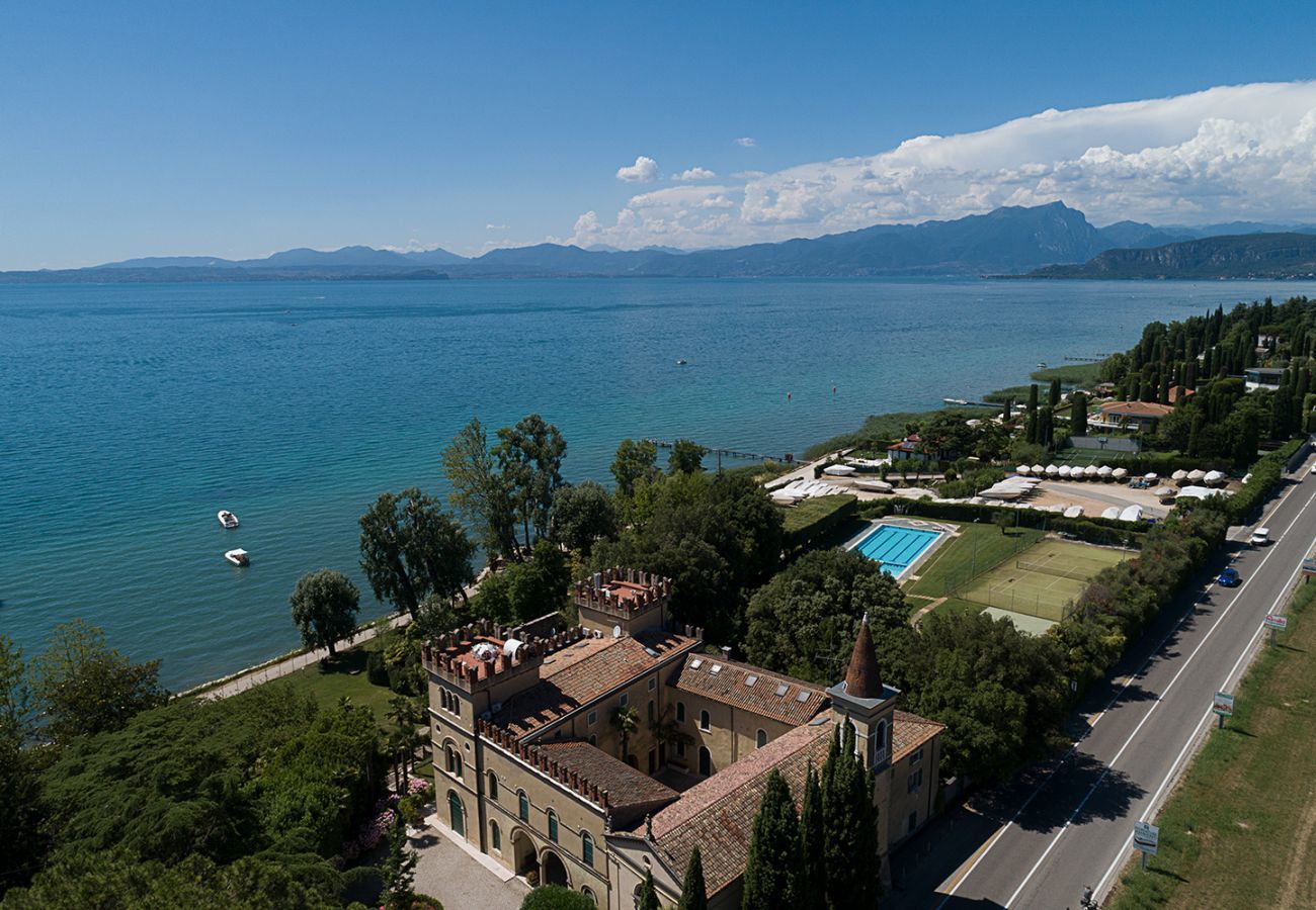 Appartamento a Lazise - Regarda - Trilocale Pergolana 11 di Lazise sul lago con parco e piscina