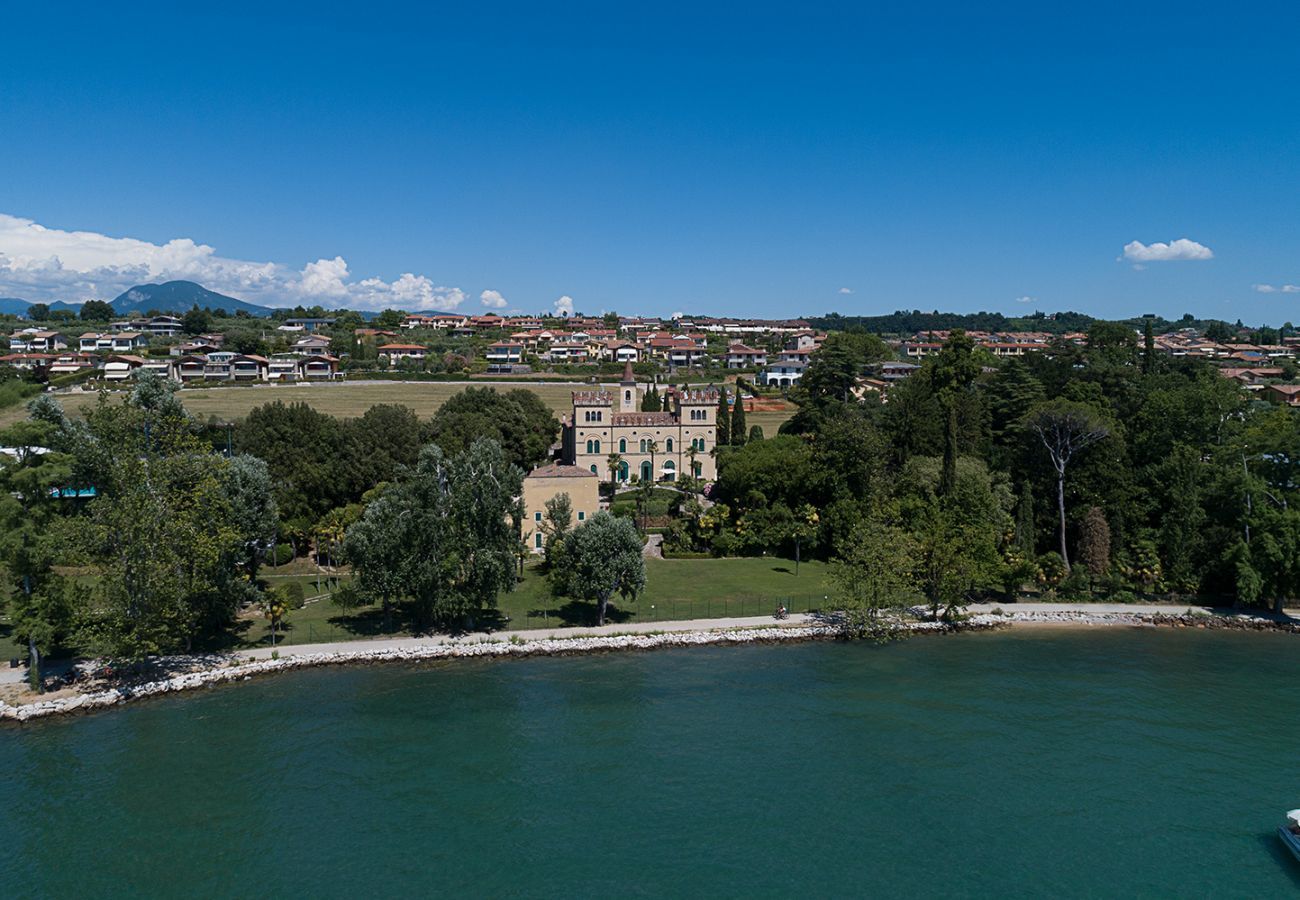 Appartamento a Lazise - Regarda - Trilocale Pergolana 11 di Lazise sul lago con parco e piscina