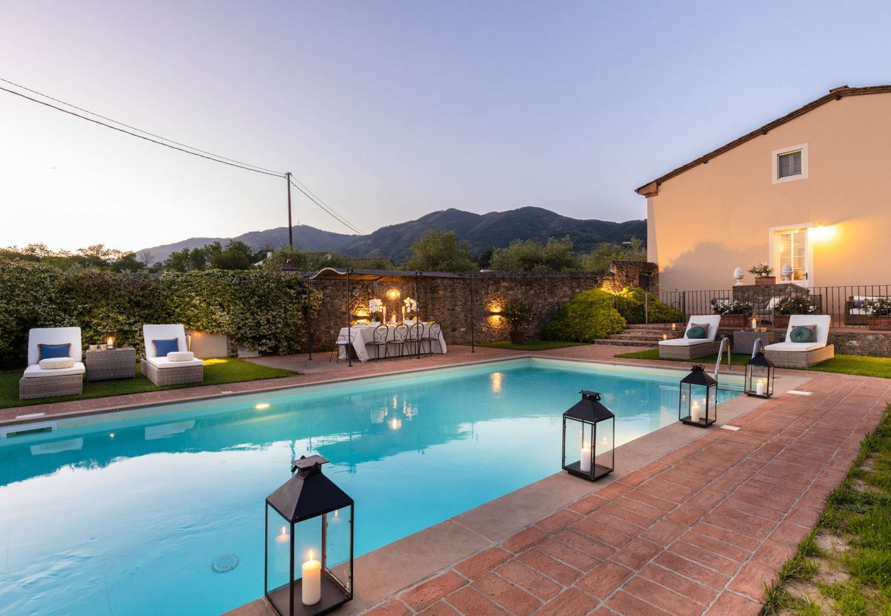 Villa a Capannori - FATTORIA CAMIGLIANO Luxury Farmhouse with Pool inside a Wine Estate