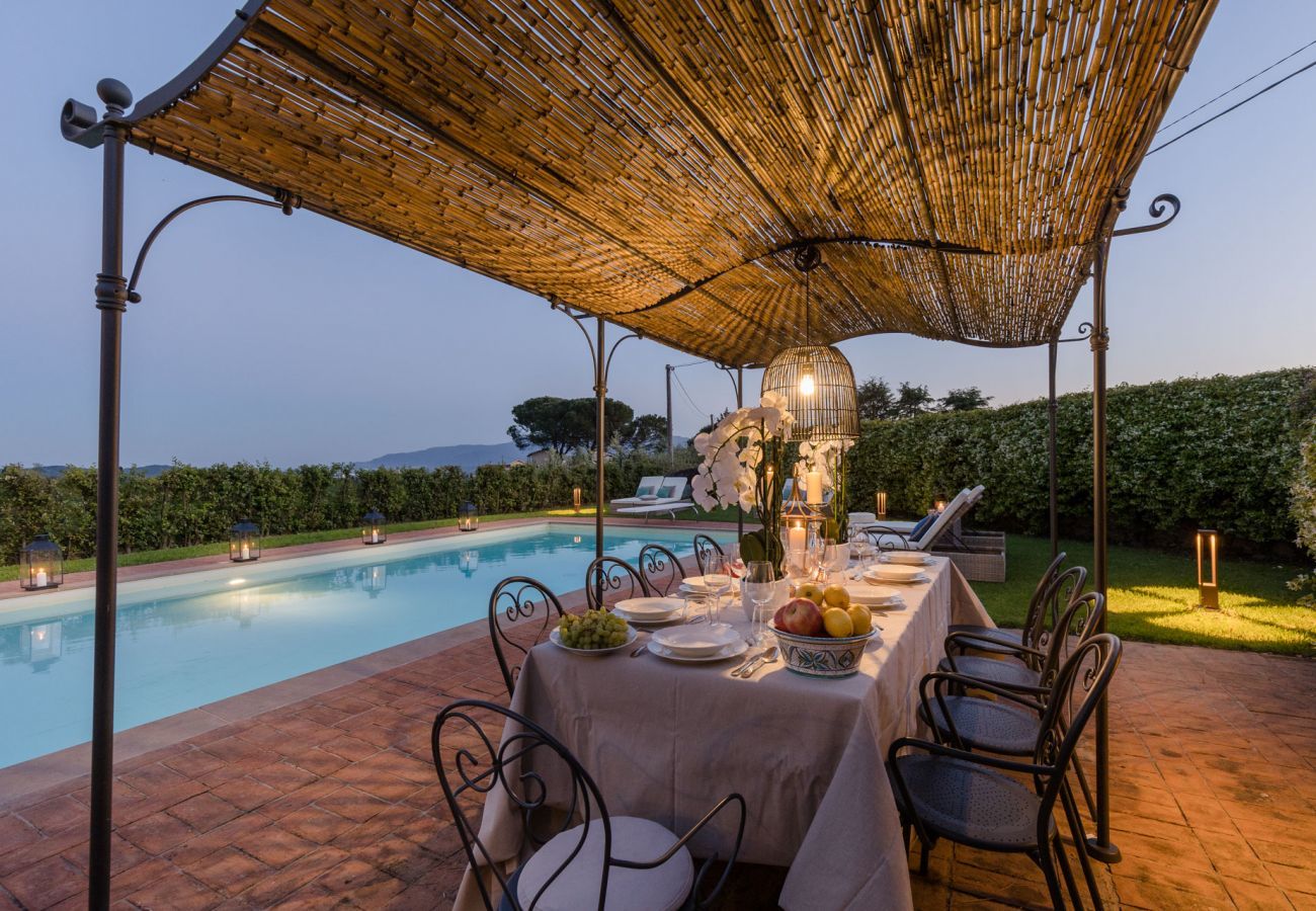 Villa a Capannori - FATTORIA CAMIGLIANO Luxury Farmhouse with Pool inside a Wine Estate