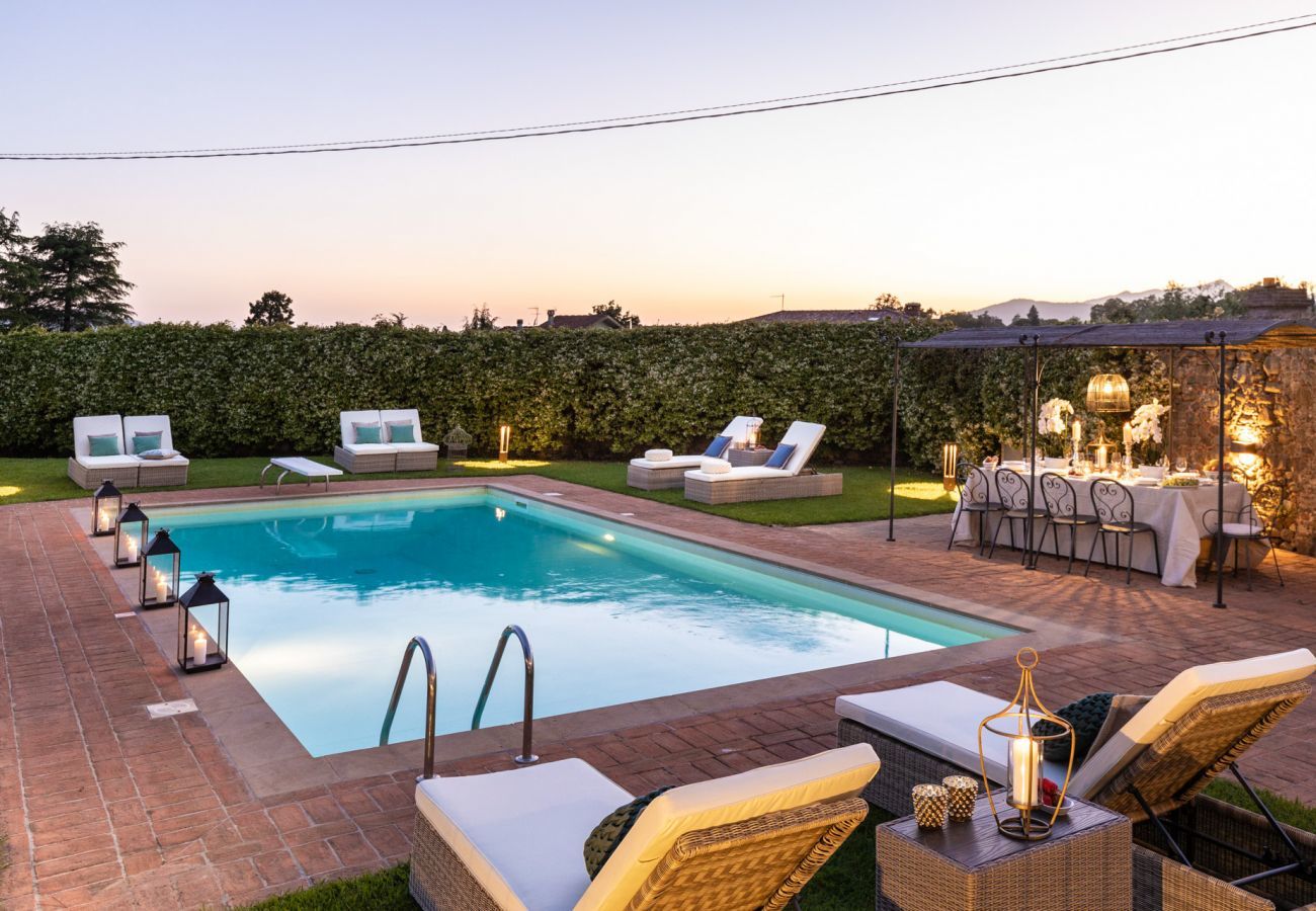 Villa a Capannori - FATTORIA CAMIGLIANO Luxury Farmhouse with Pool inside a Wine Estate