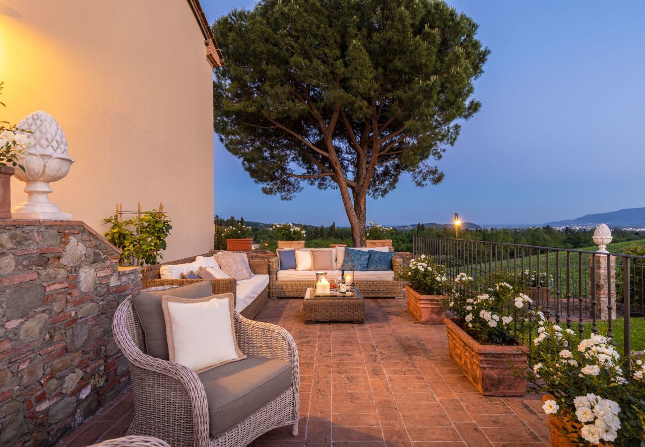 Villa a Capannori - FATTORIA CAMIGLIANO Luxury Farmhouse with Pool inside a Wine Estate