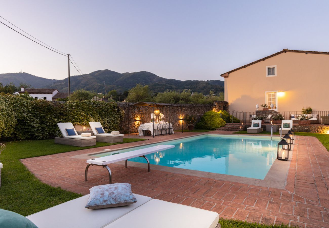 Villa a Capannori - FATTORIA CAMIGLIANO Luxury Farmhouse with Pool inside a Wine Estate