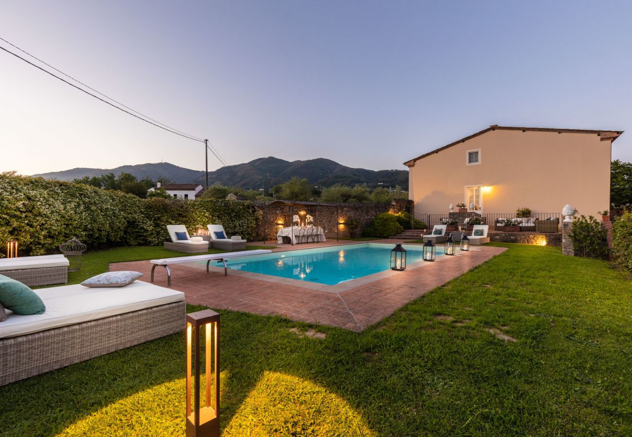 Villa a Capannori - FATTORIA CAMIGLIANO Luxury Farmhouse with Pool inside a Wine Estate