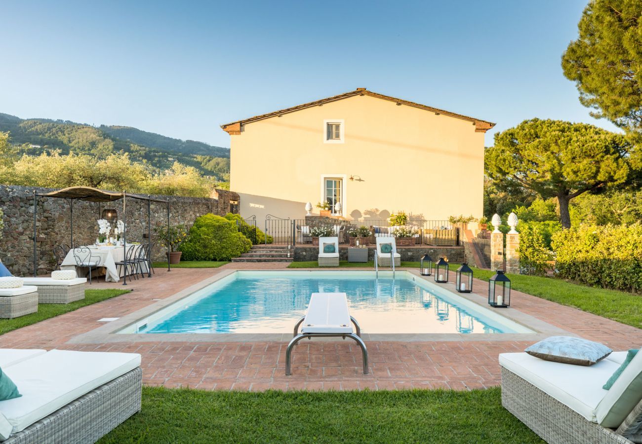 Villa a Capannori - FATTORIA CAMIGLIANO Luxury Farmhouse with Pool inside a Wine Estate