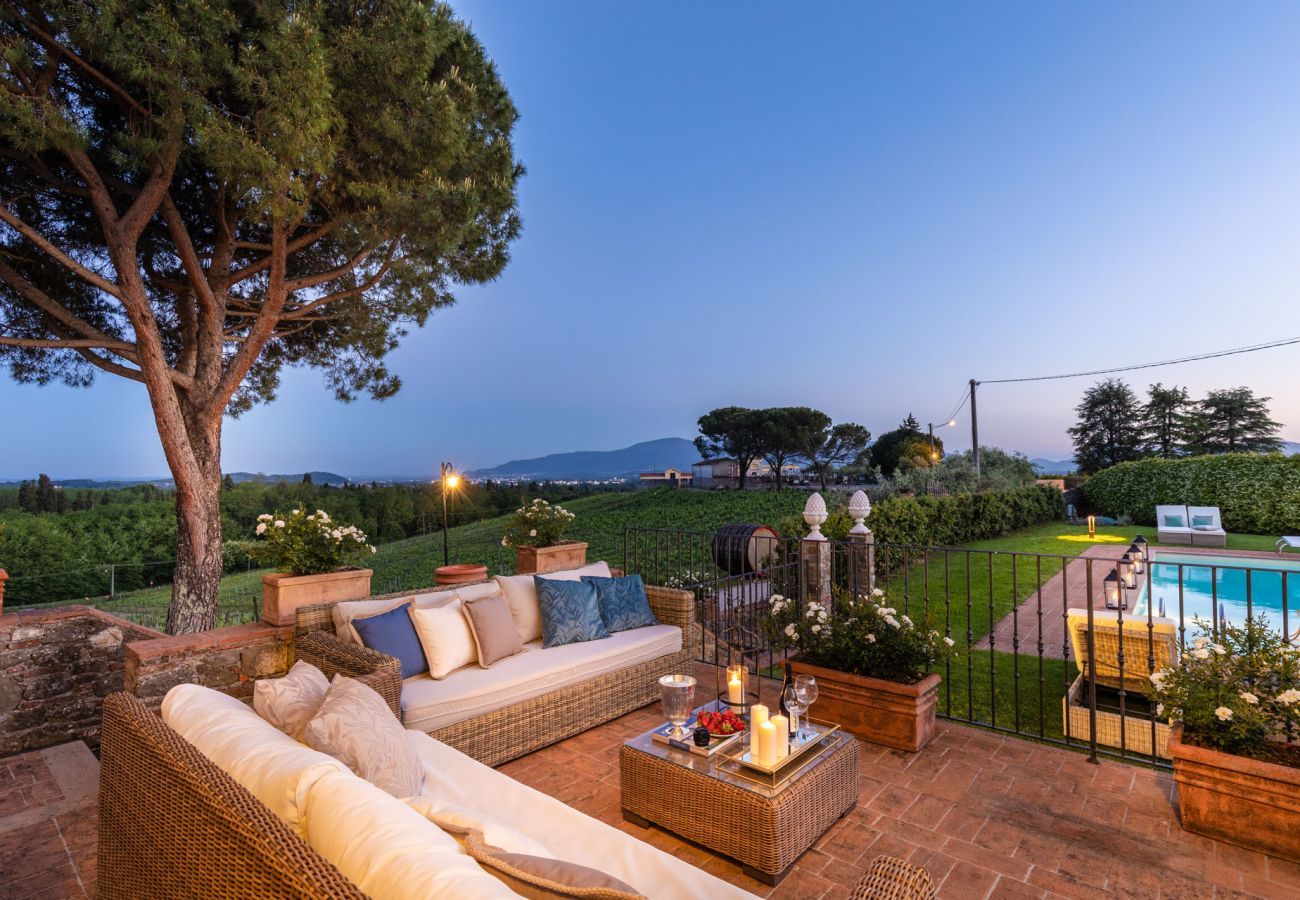 Villa a Capannori - FATTORIA CAMIGLIANO Luxury Farmhouse with Pool inside a Wine Estate