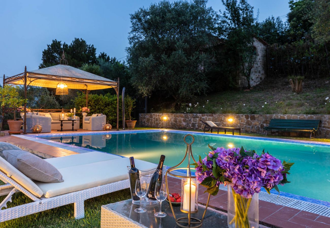 Villa a Lucca - VILLA ARSINA, Modern Italian Tradition. Private Pool