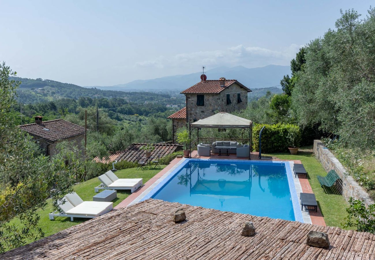 Villa a Lucca - VILLA ARSINA, Modern Italian Tradition. Private Pool