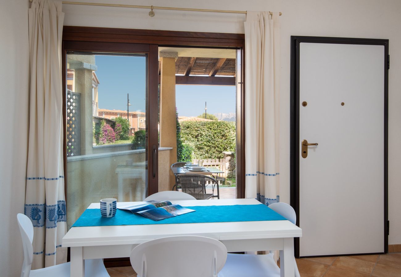 Appartamento a Olbia - Myrsine Viola - moderno flat con piscina, spiaggia