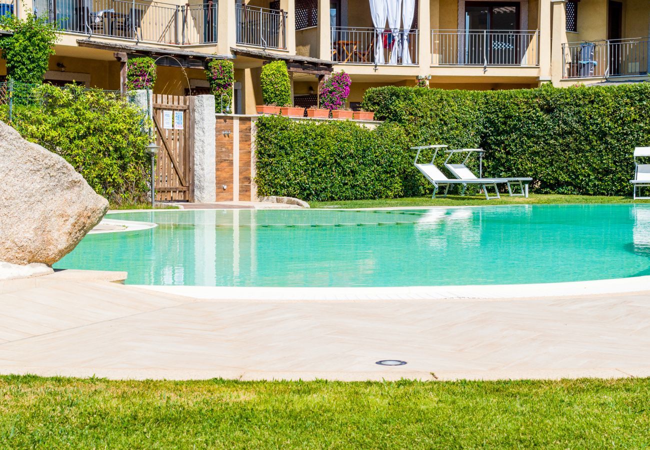 Appartamento a Olbia - Myrsine Viola - moderno flat con piscina, spiaggia