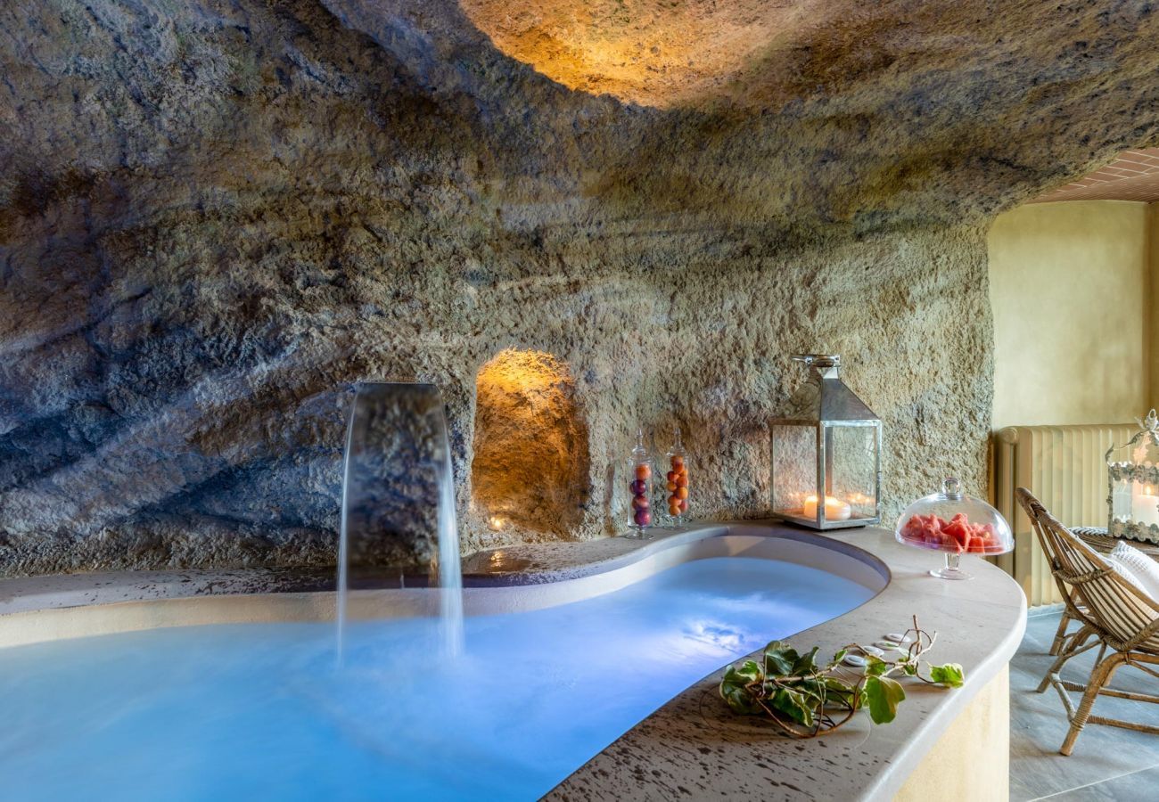 Villa a Orentano - Il Conte Farmhouse Retreat