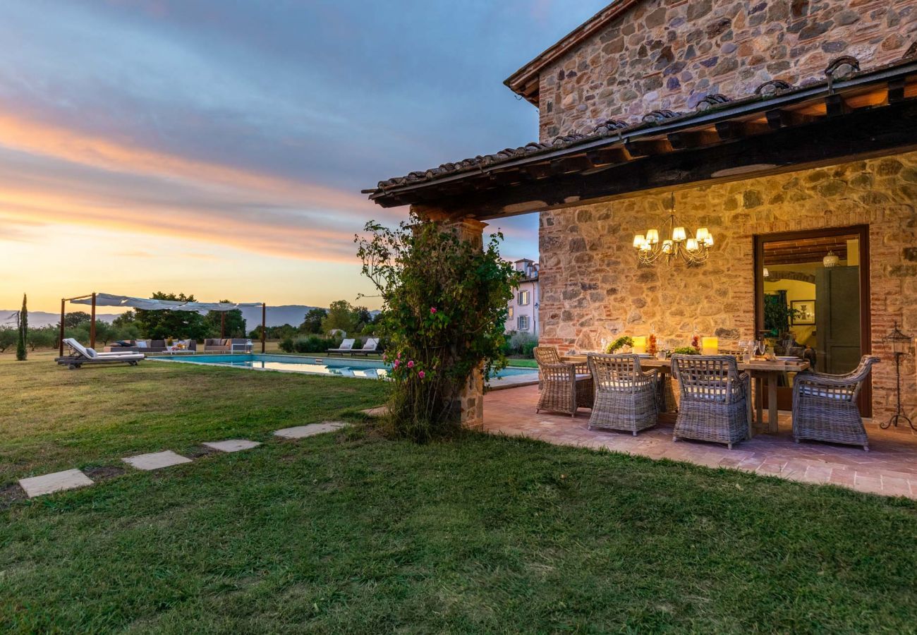 Villa a Orentano - Il Conte Farmhouse Retreat