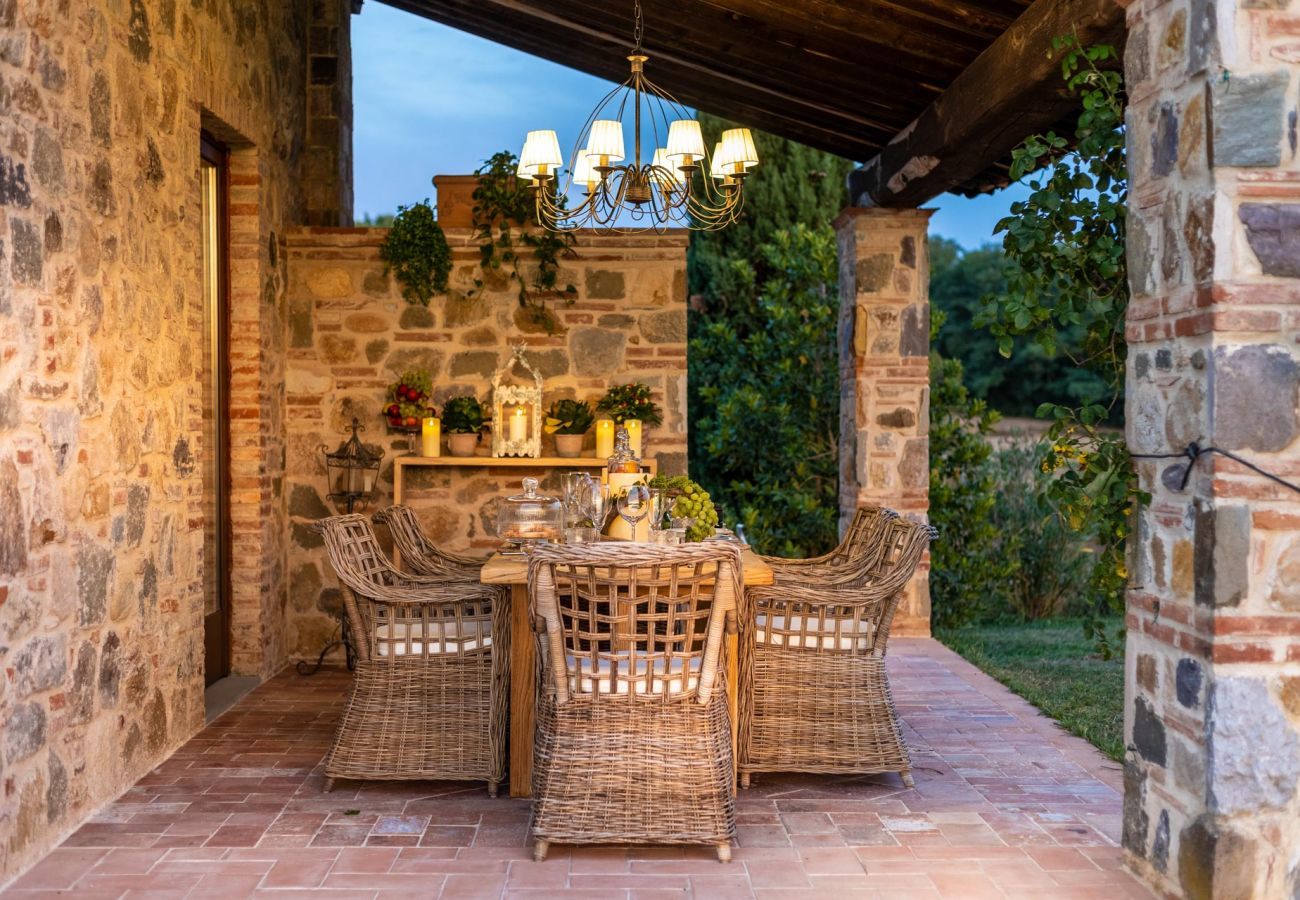 Villa a Orentano - IL CONTE Traditional Tuscany 3 bedrooms Luxury Farmhouse Villa with Private Pool and SPA in Orentano