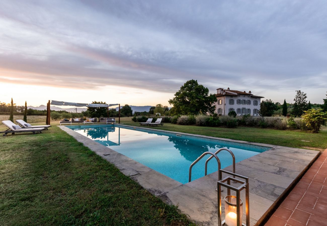 Villa a Orentano - Il Conte Farmhouse Retreat