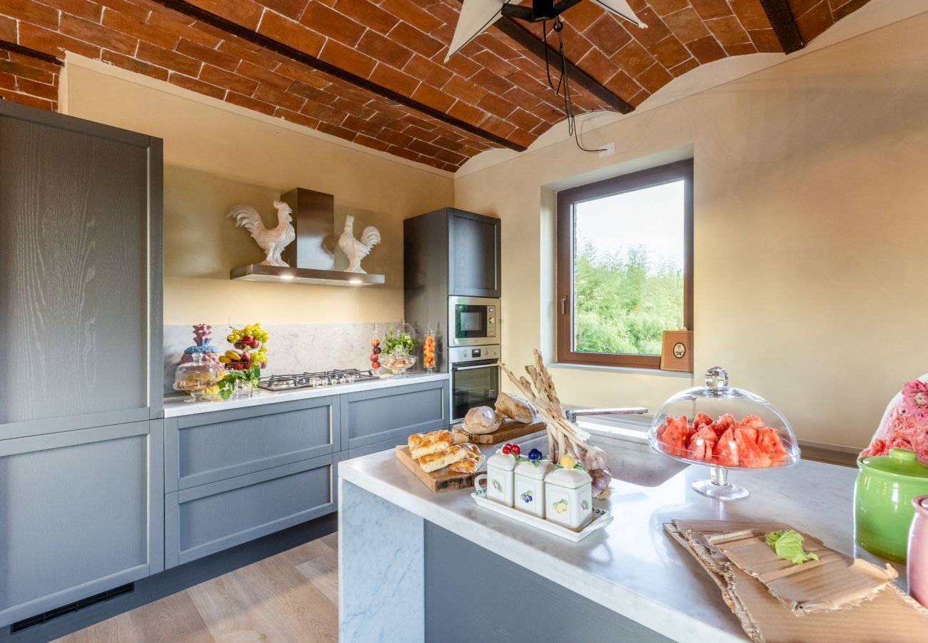 Villa a Orentano - Il Conte Farmhouse Retreat