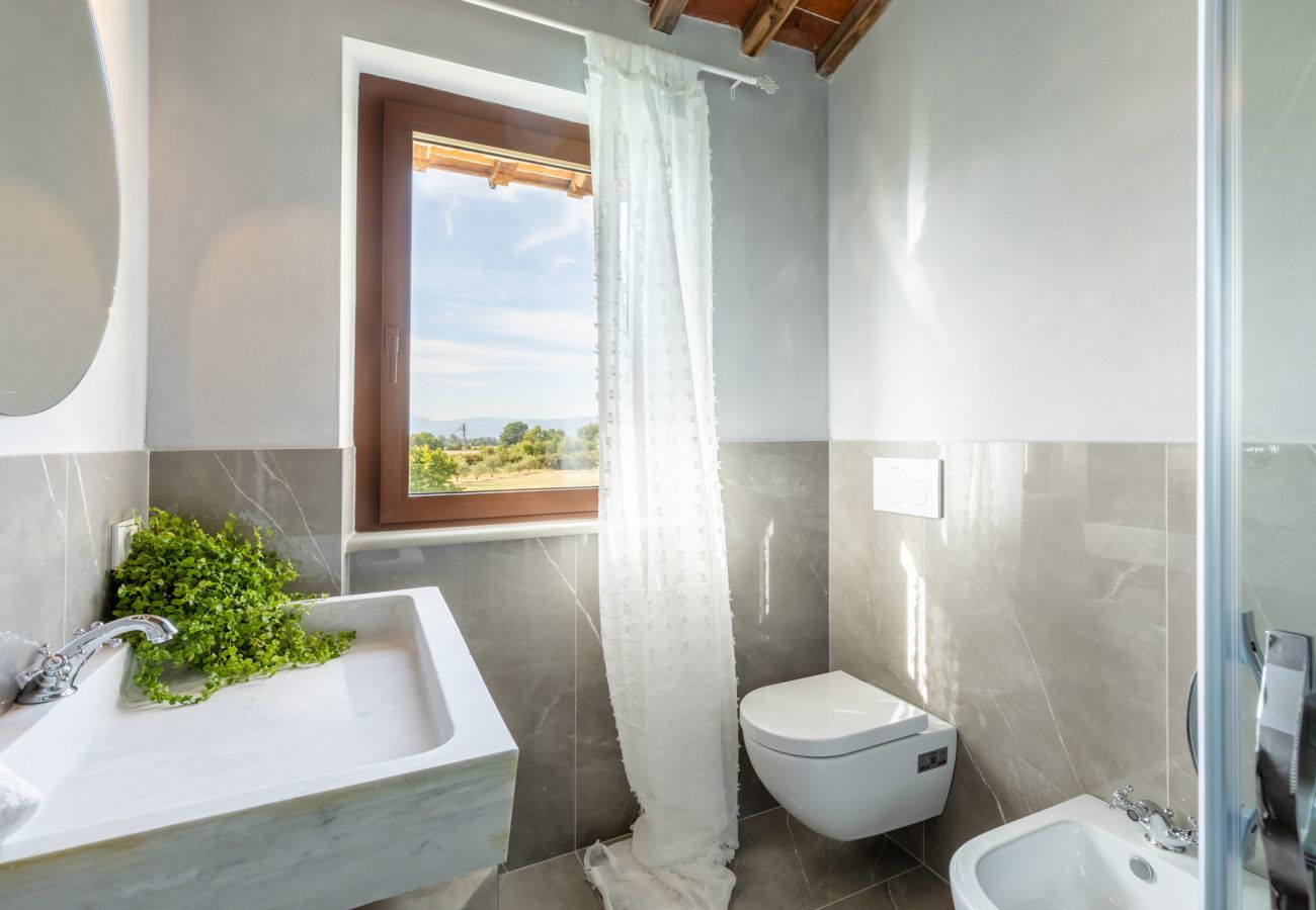 Villa a Orentano - Il Conte Farmhouse Retreat
