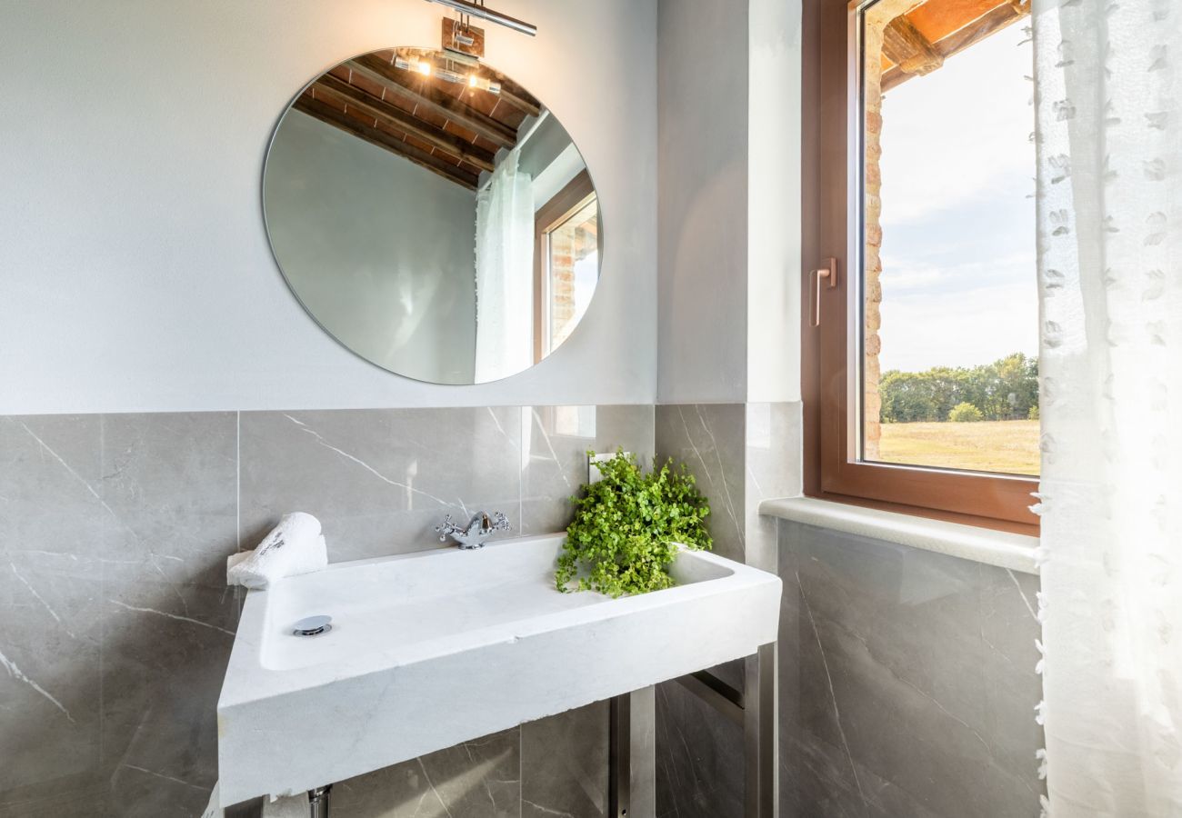 Villa a Orentano - IL CONTE Traditional Tuscany 3 bedrooms Luxury Farmhouse Villa with Private Pool and SPA in Orentano