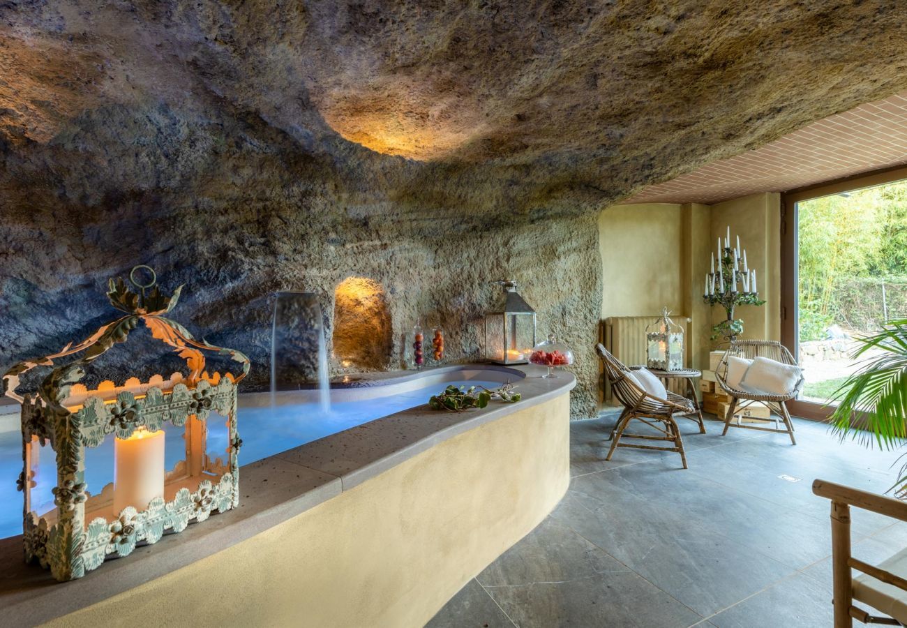 Villa a Orentano - Il Conte Farmhouse Retreat