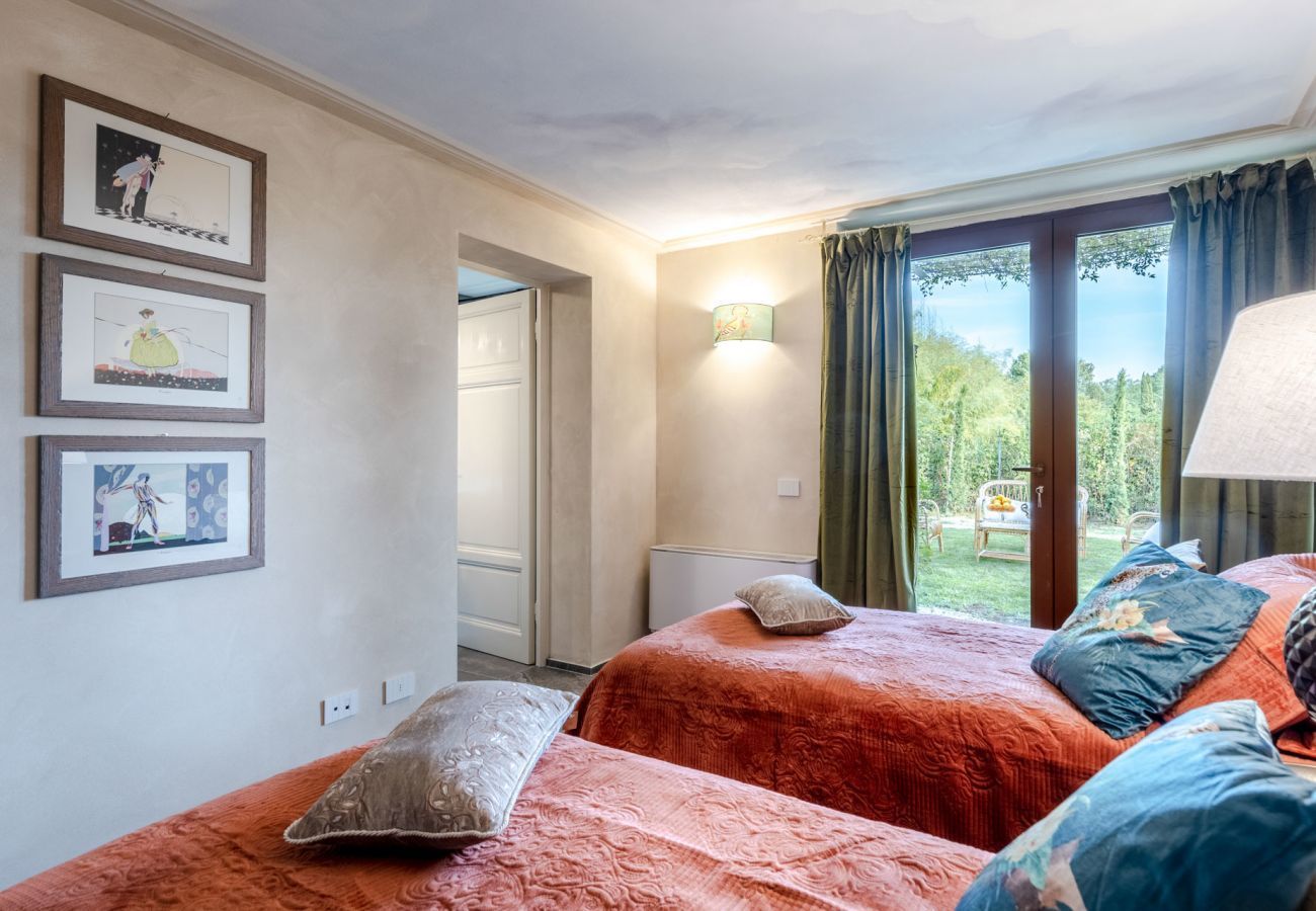 Villa a Orentano - Il Conte Farmhouse Retreat