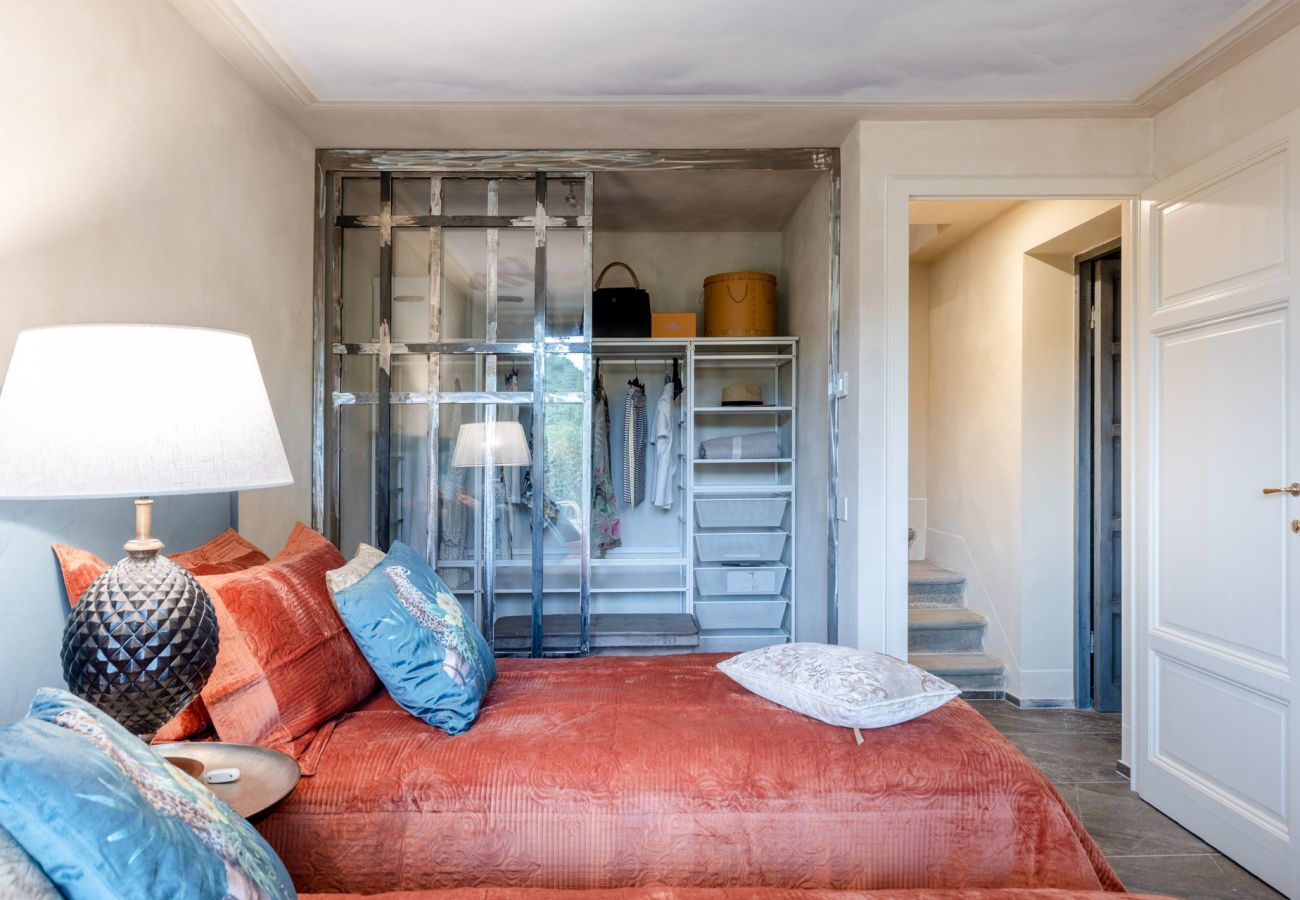 Villa a Orentano - Il Conte Farmhouse Retreat