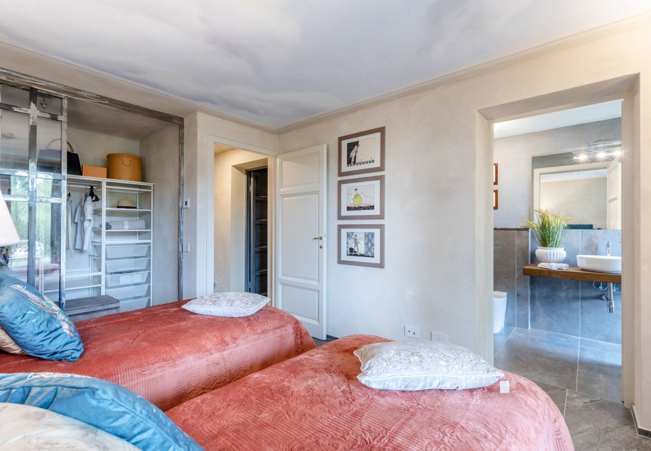 Villa a Orentano - Il Conte Farmhouse Retreat