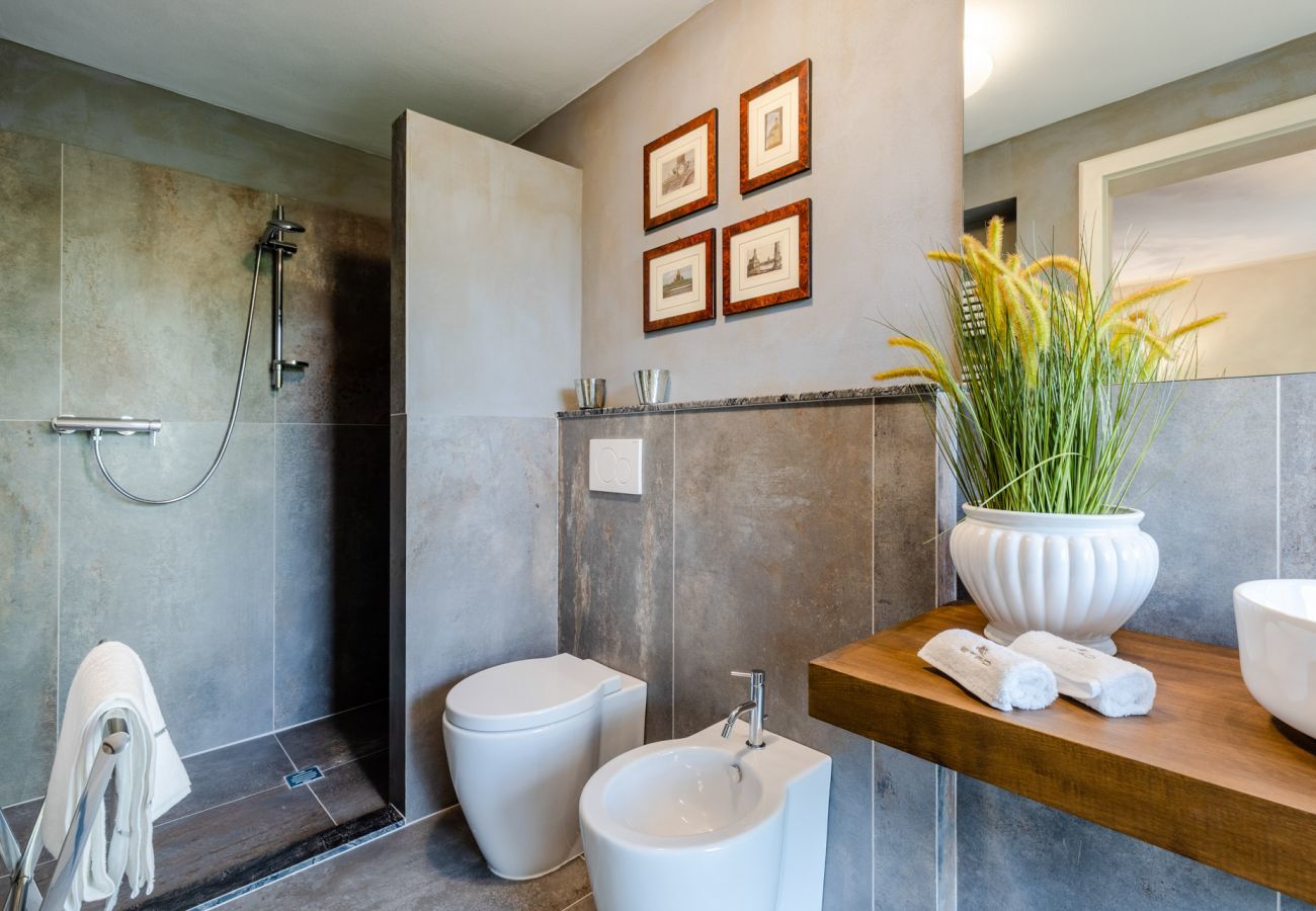 Villa a Orentano - Il Conte Farmhouse Retreat