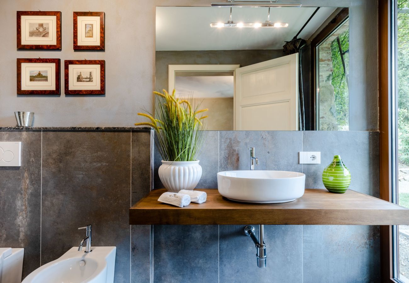 Villa a Orentano - Il Conte Farmhouse Retreat