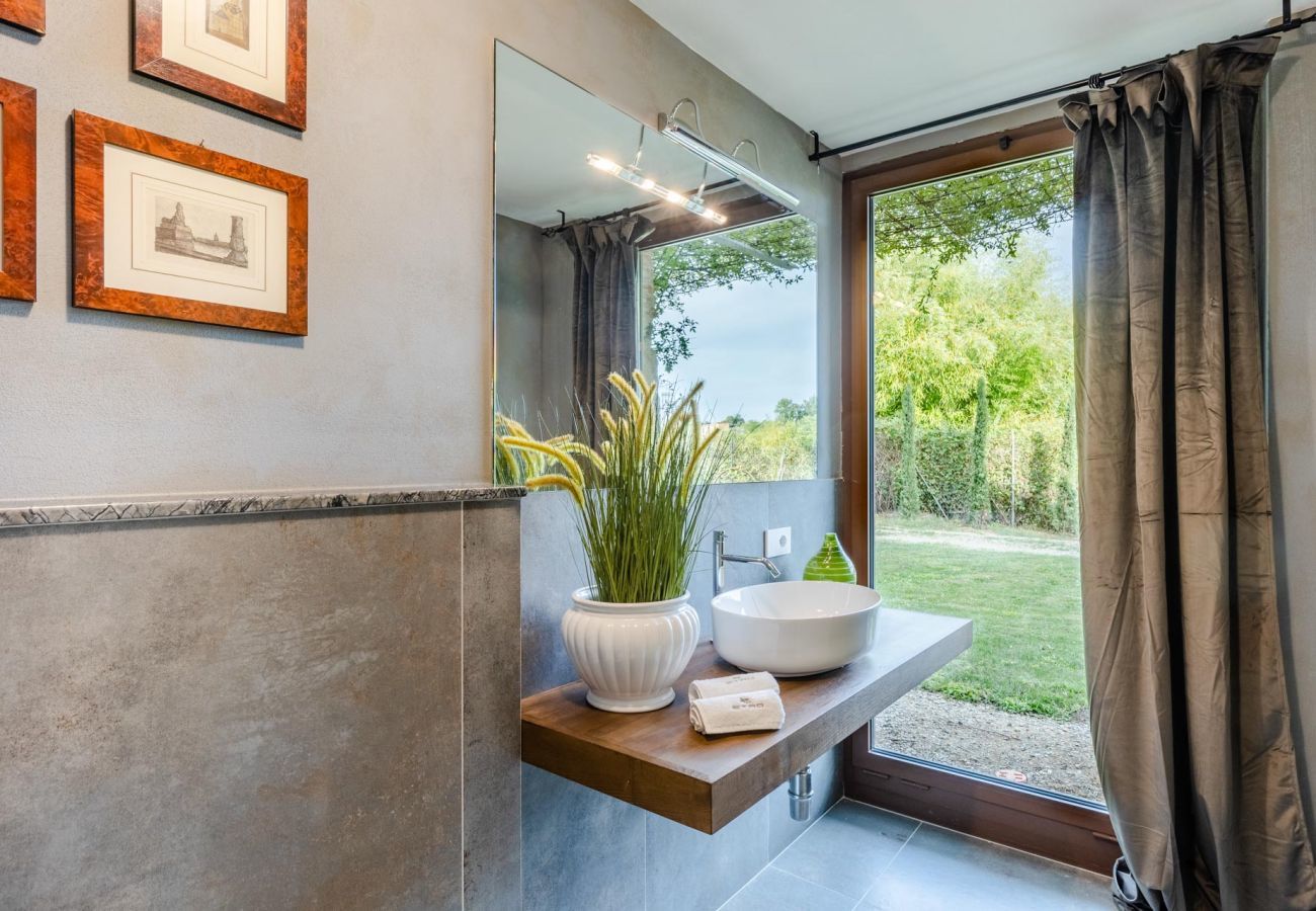 Villa a Orentano - Il Conte Farmhouse Retreat