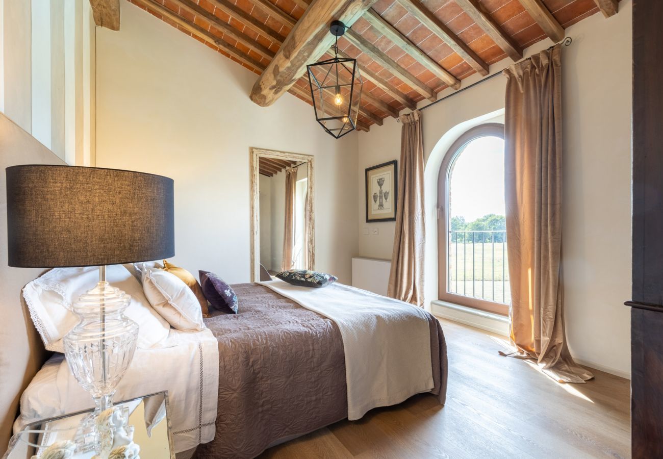 Villa a Orentano - IL CONTE Traditional Tuscany 3 bedrooms Luxury Farmhouse Villa with Private Pool and SPA in Orentano