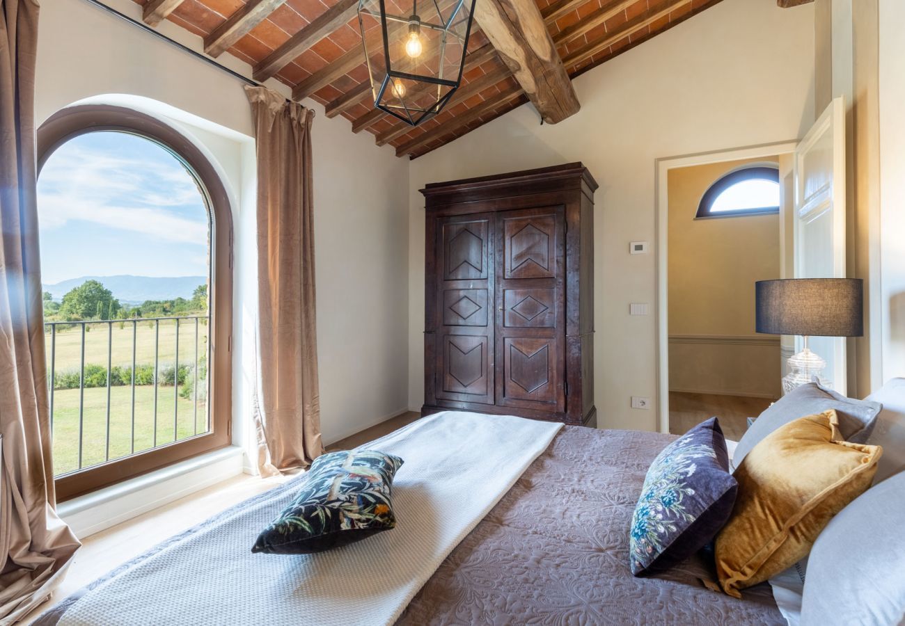 Villa a Orentano - IL CONTE Traditional Tuscany 3 bedrooms Luxury Farmhouse Villa with Private Pool and SPA in Orentano